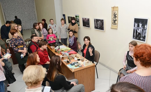 «Ночь искусств-2019» в Новосибирском государственном художественном музее. Выставка и мастер-класс по восточным процессуальным искусствам чая и благовоний