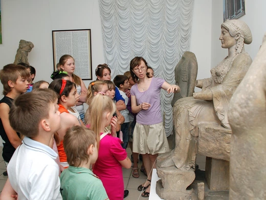 Дети на занятиях в музее
