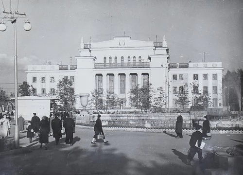 Дом Ленина, где в 1950 – 1964 годах находился Новосибирский Дворец пионеров