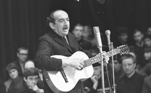 Александр Галич на фестивале бардовской песни в Новосибирском Академгородке. 8 марта 1968 года